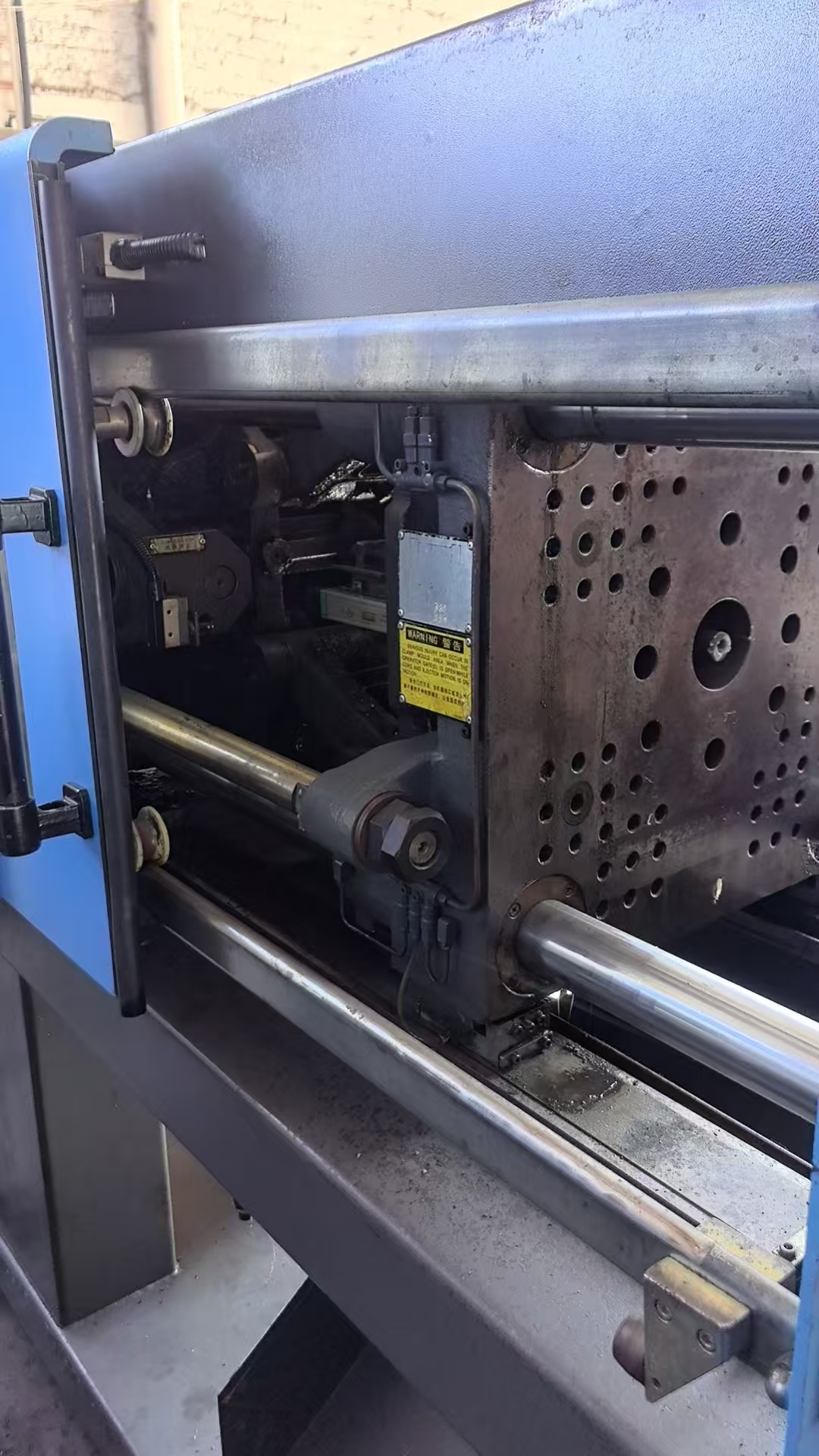 injection molding machine