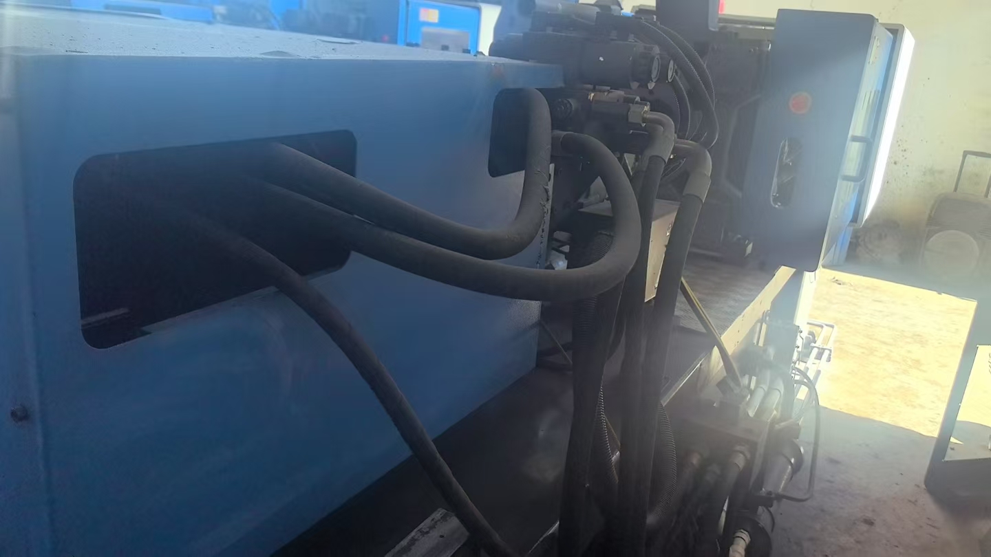 injection molding machine