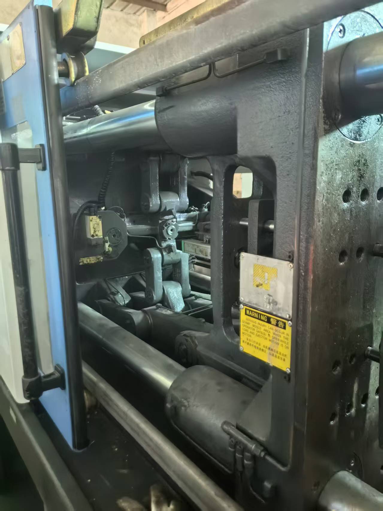 injection molding machine