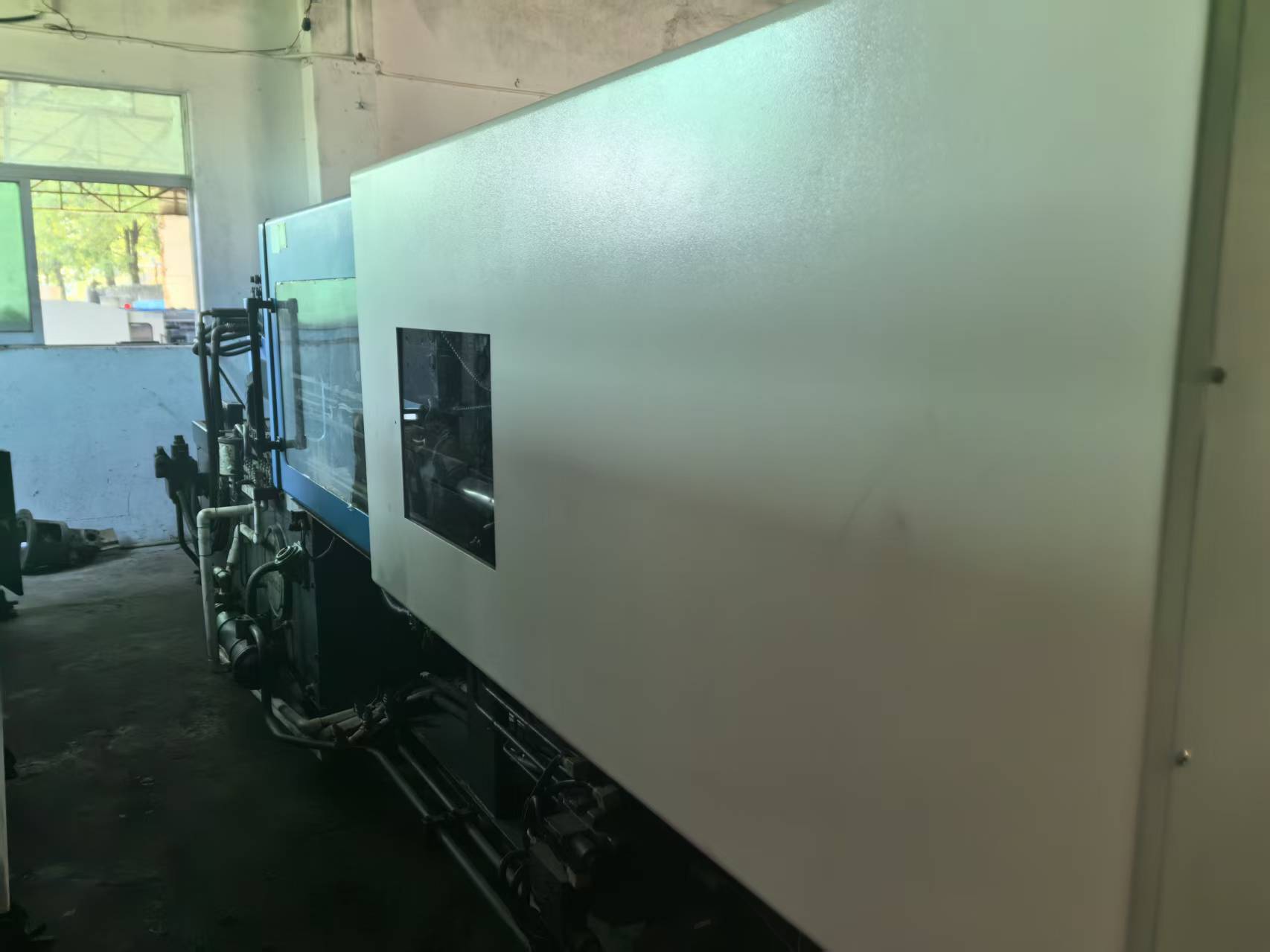 injection molding machine