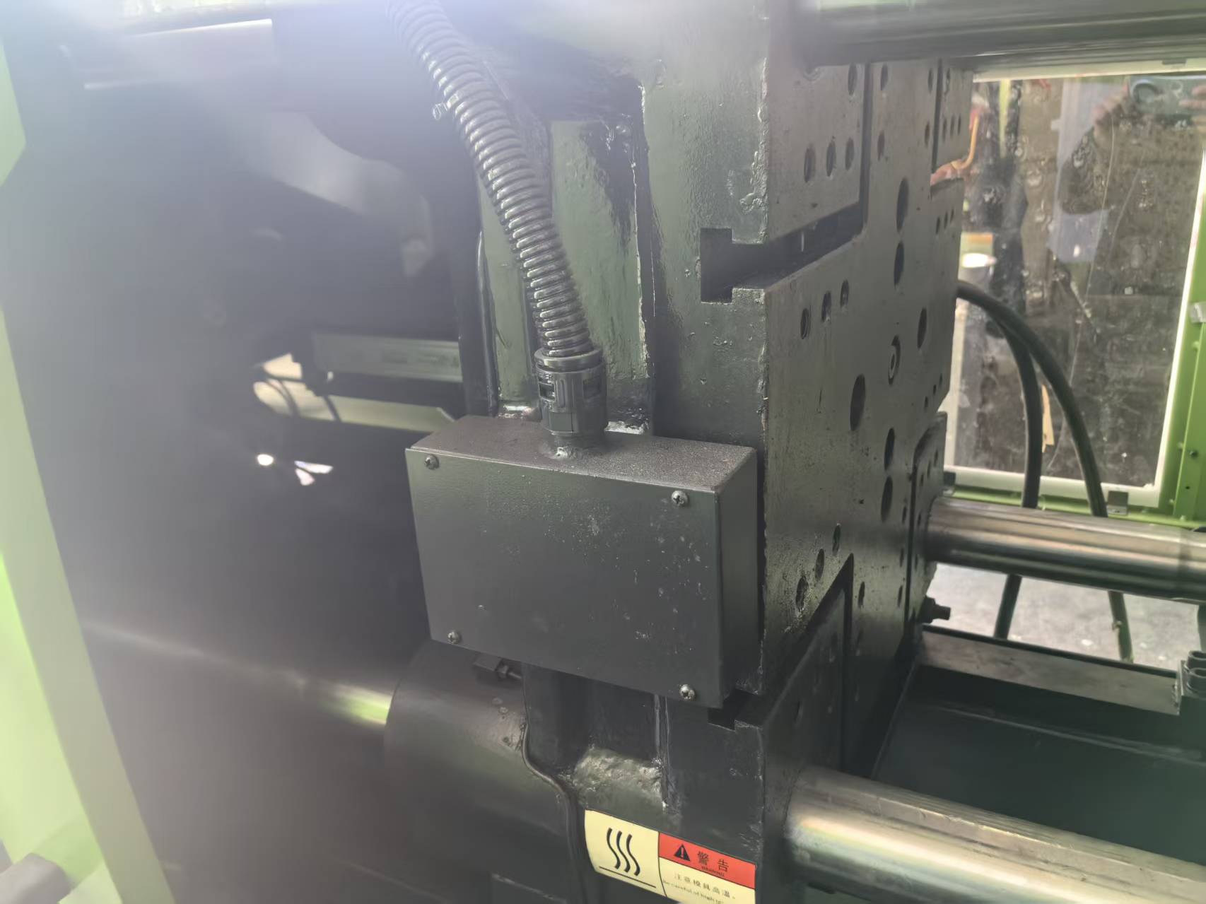 injection molding machine