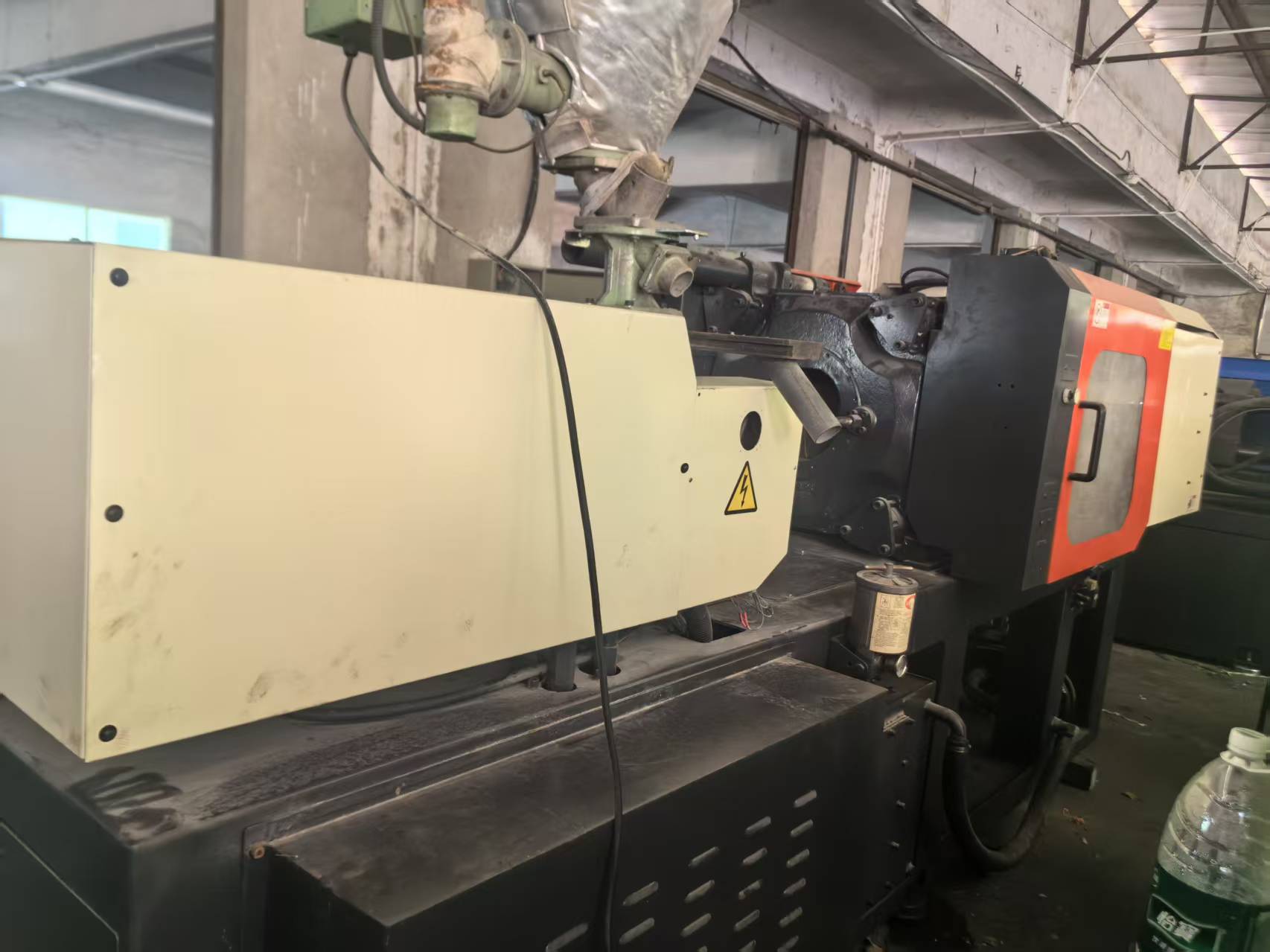 injection molding machine