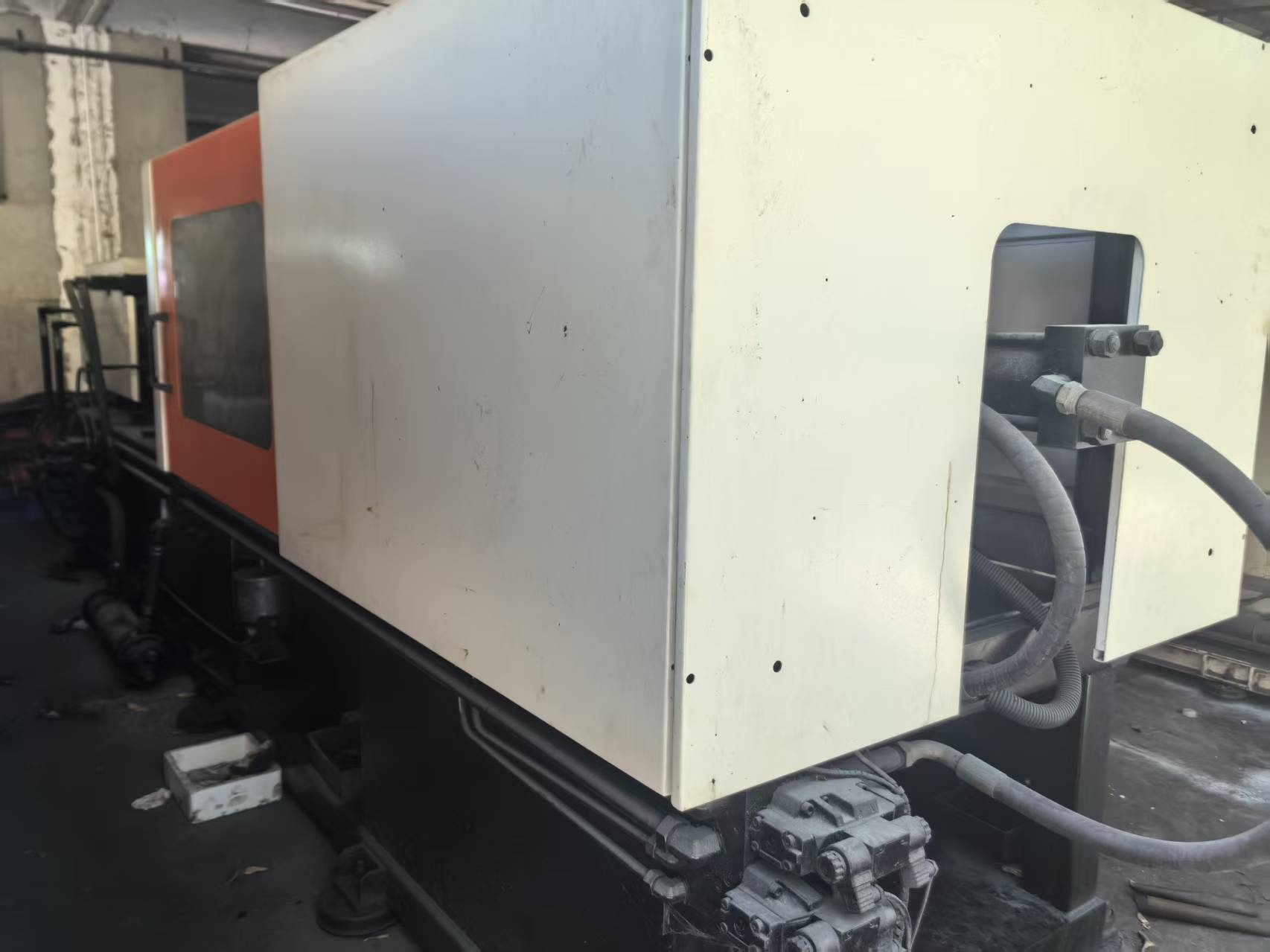 injection molding machine