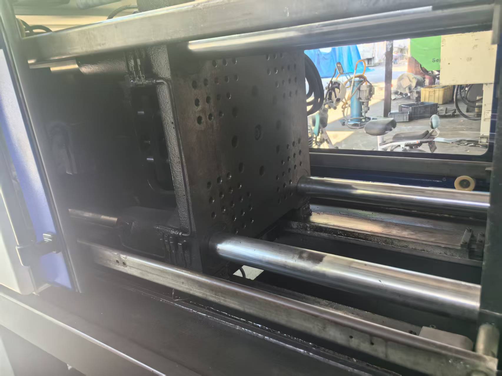 injection molding machine