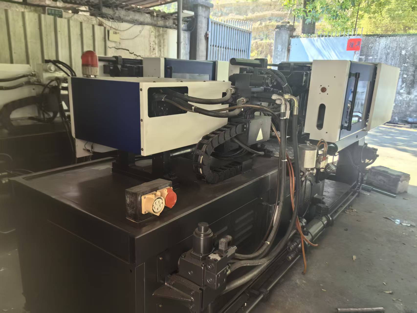 injection molding machine