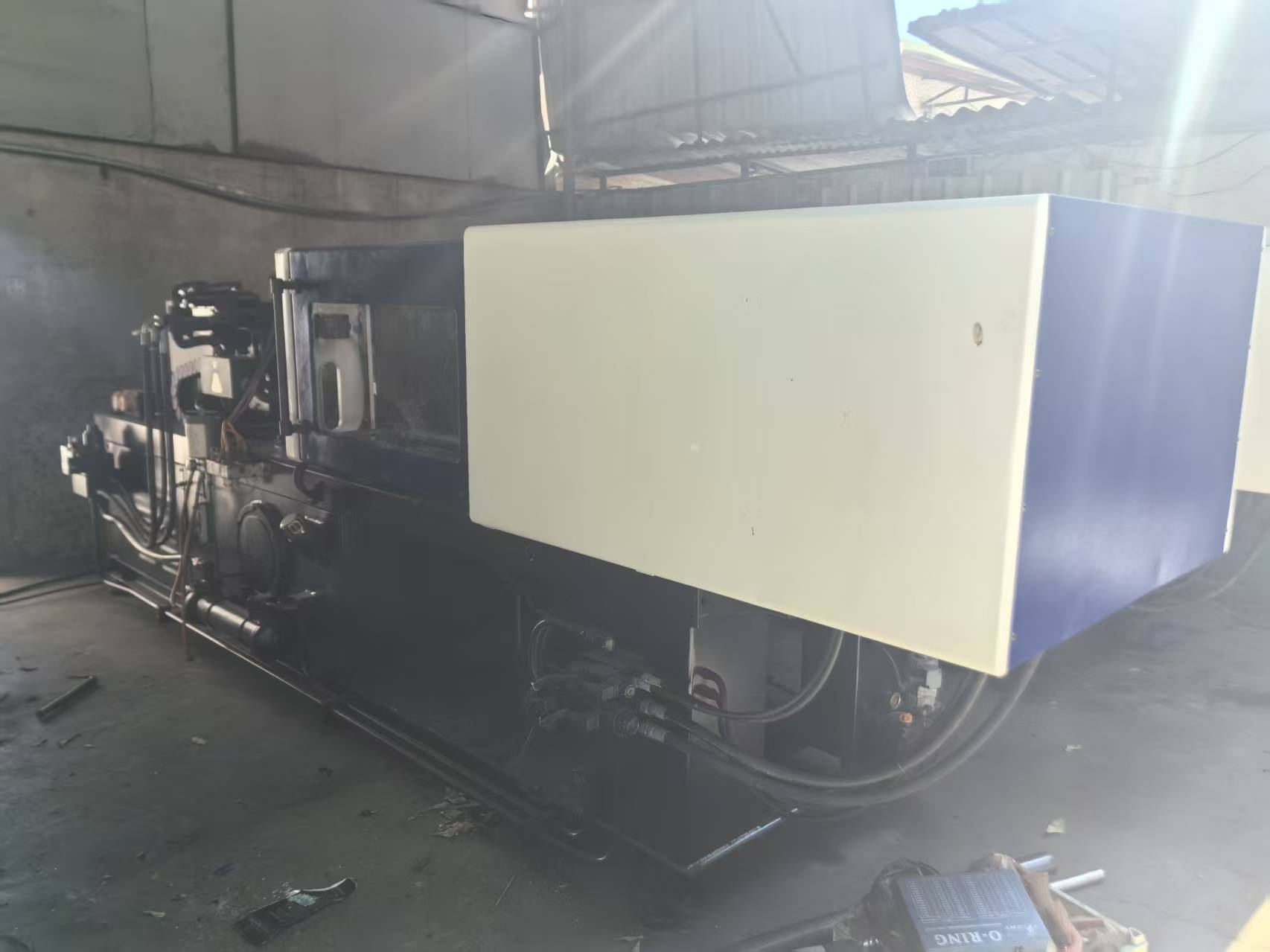 injection molding machine