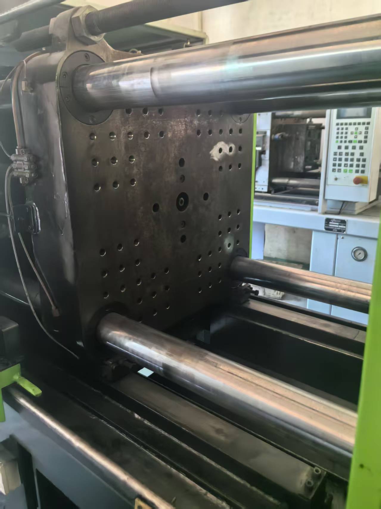 injection molding machine