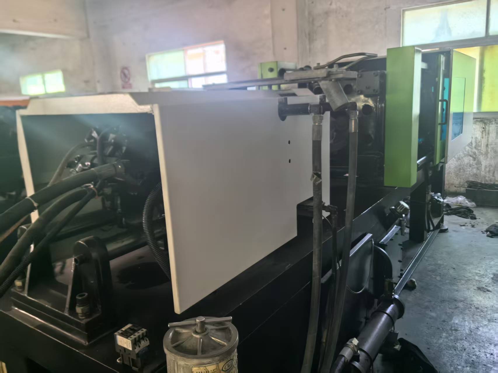 injection molding machine