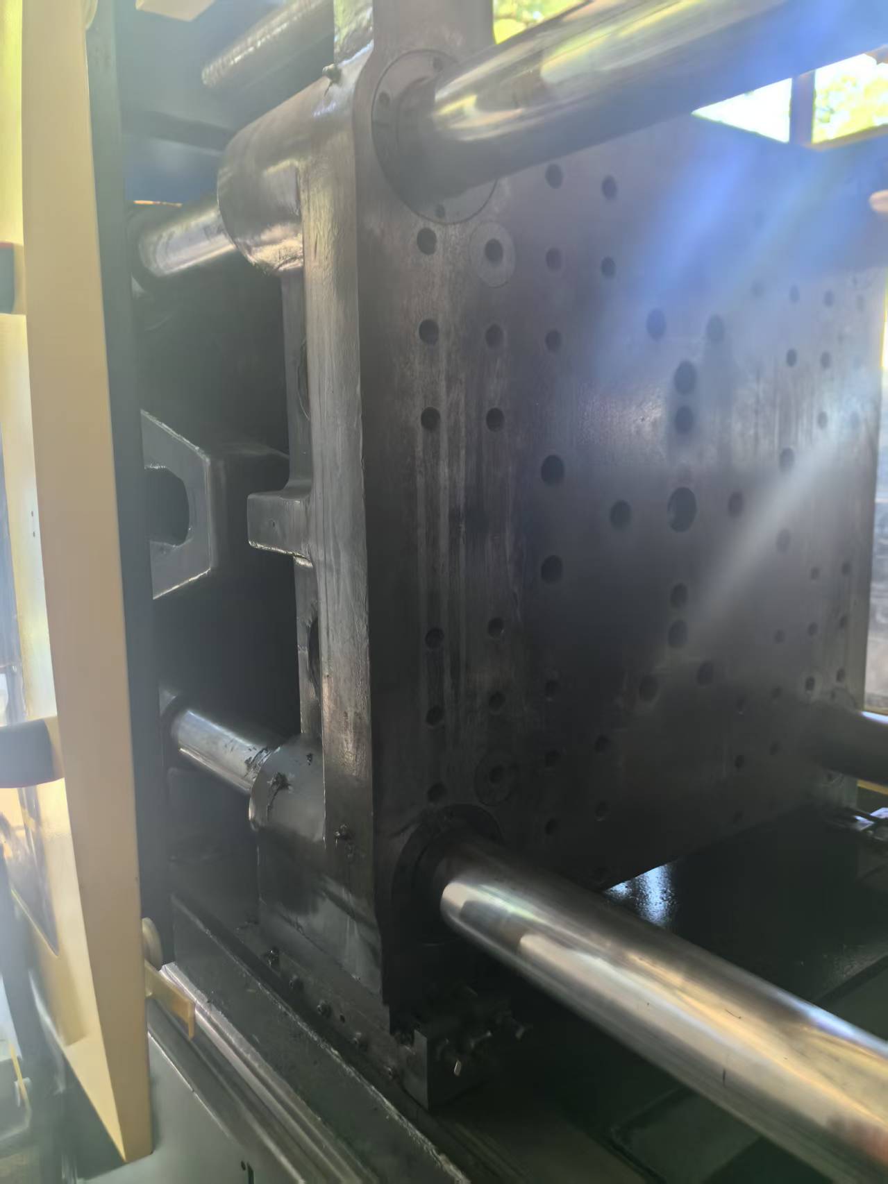 injection molding machine