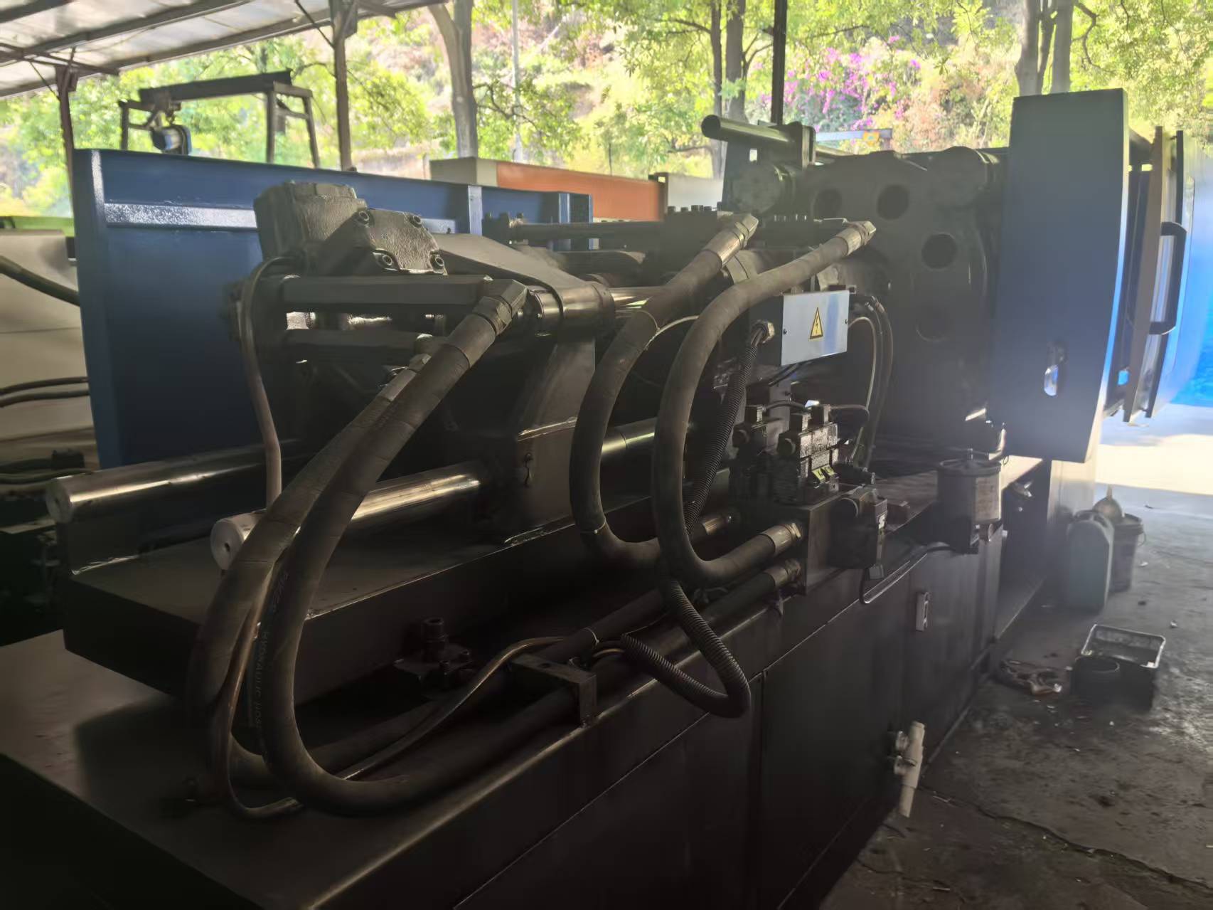 injection molding machine