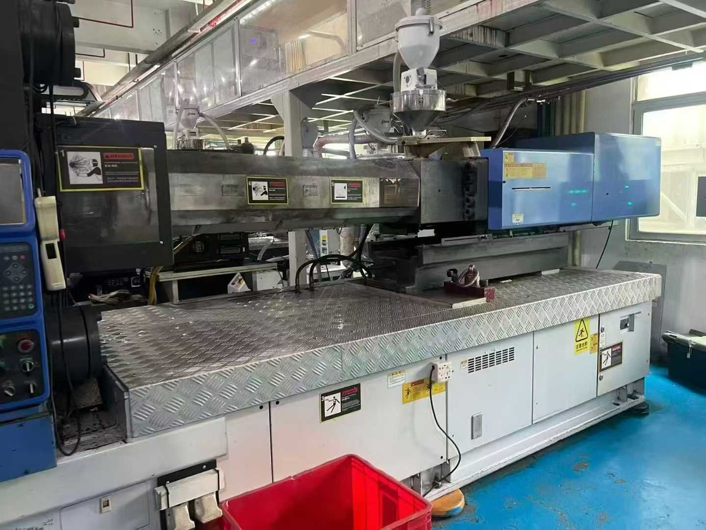 injection molding machine