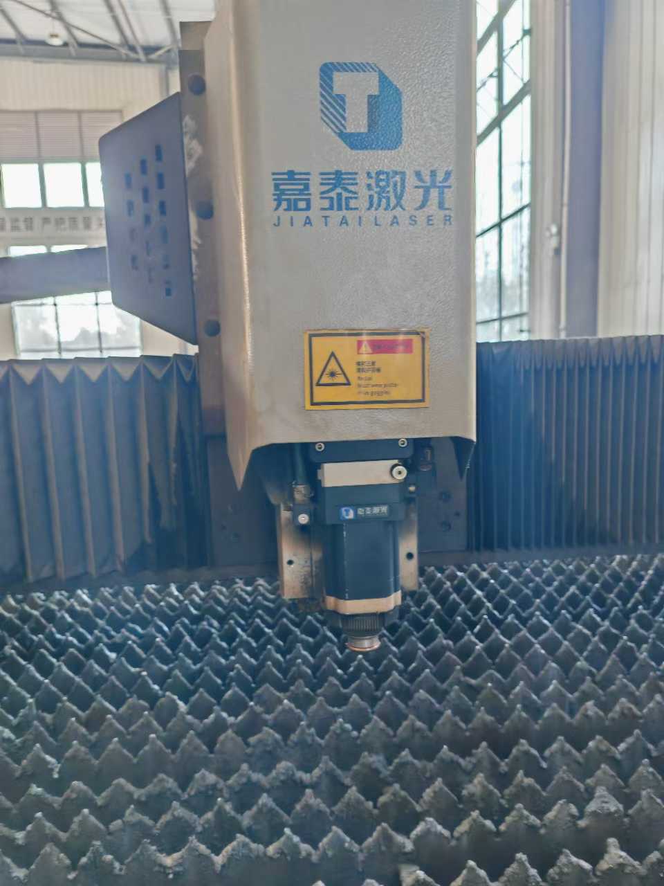 laser cutting machine