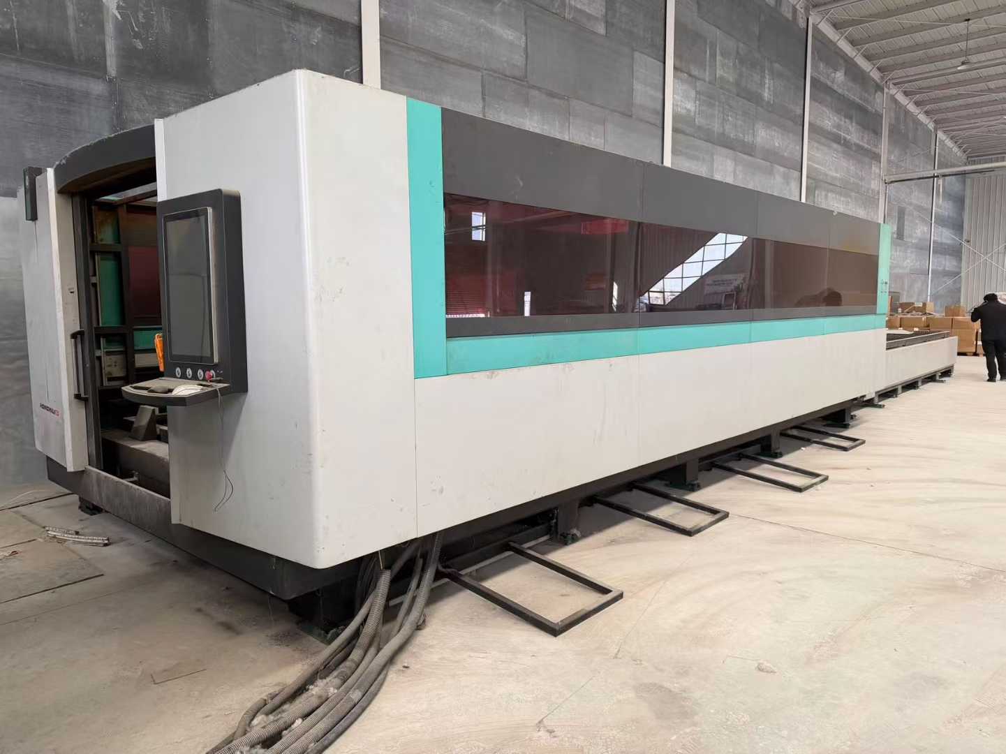 laser cutting machine