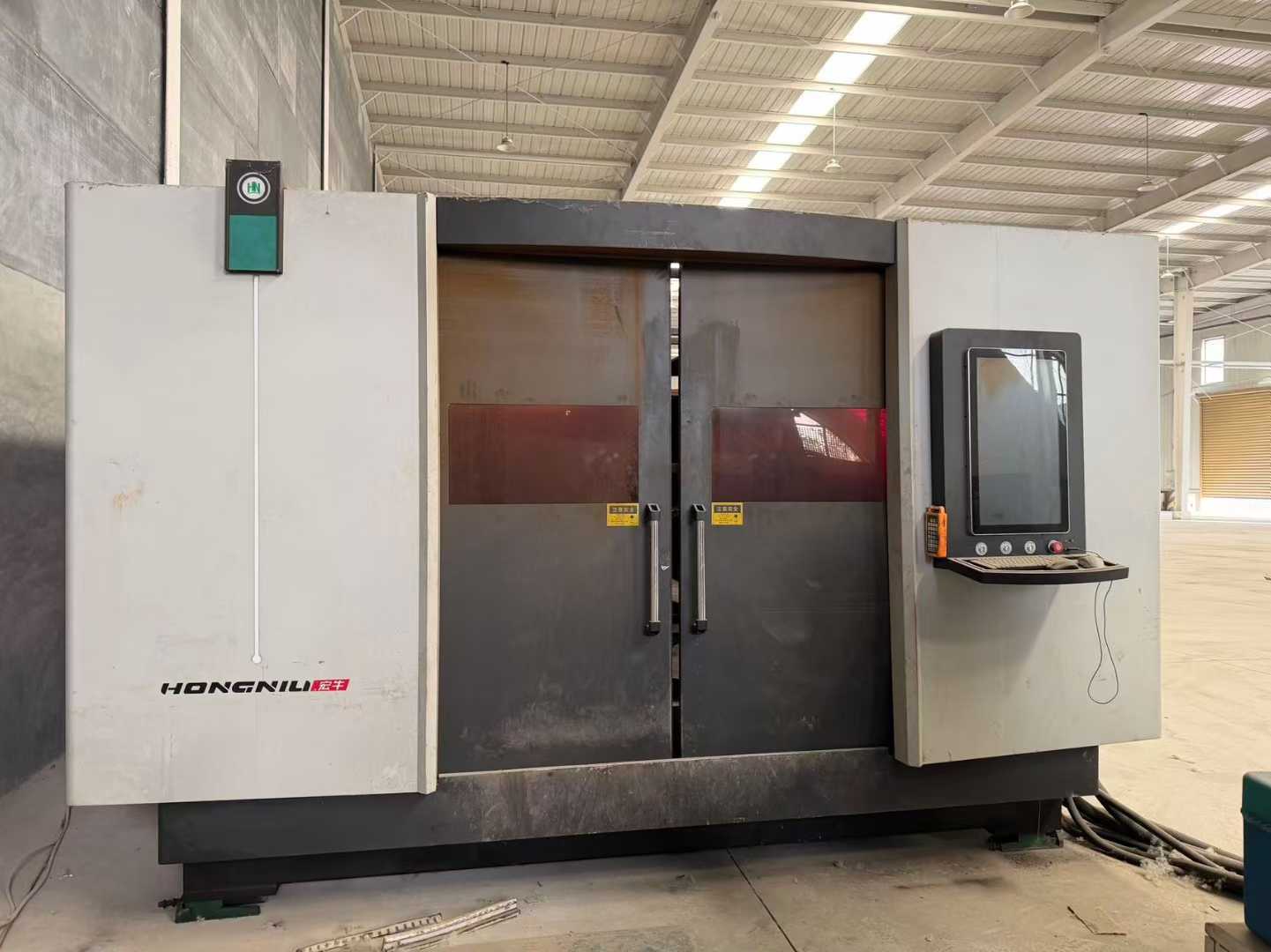 laser cutting machine