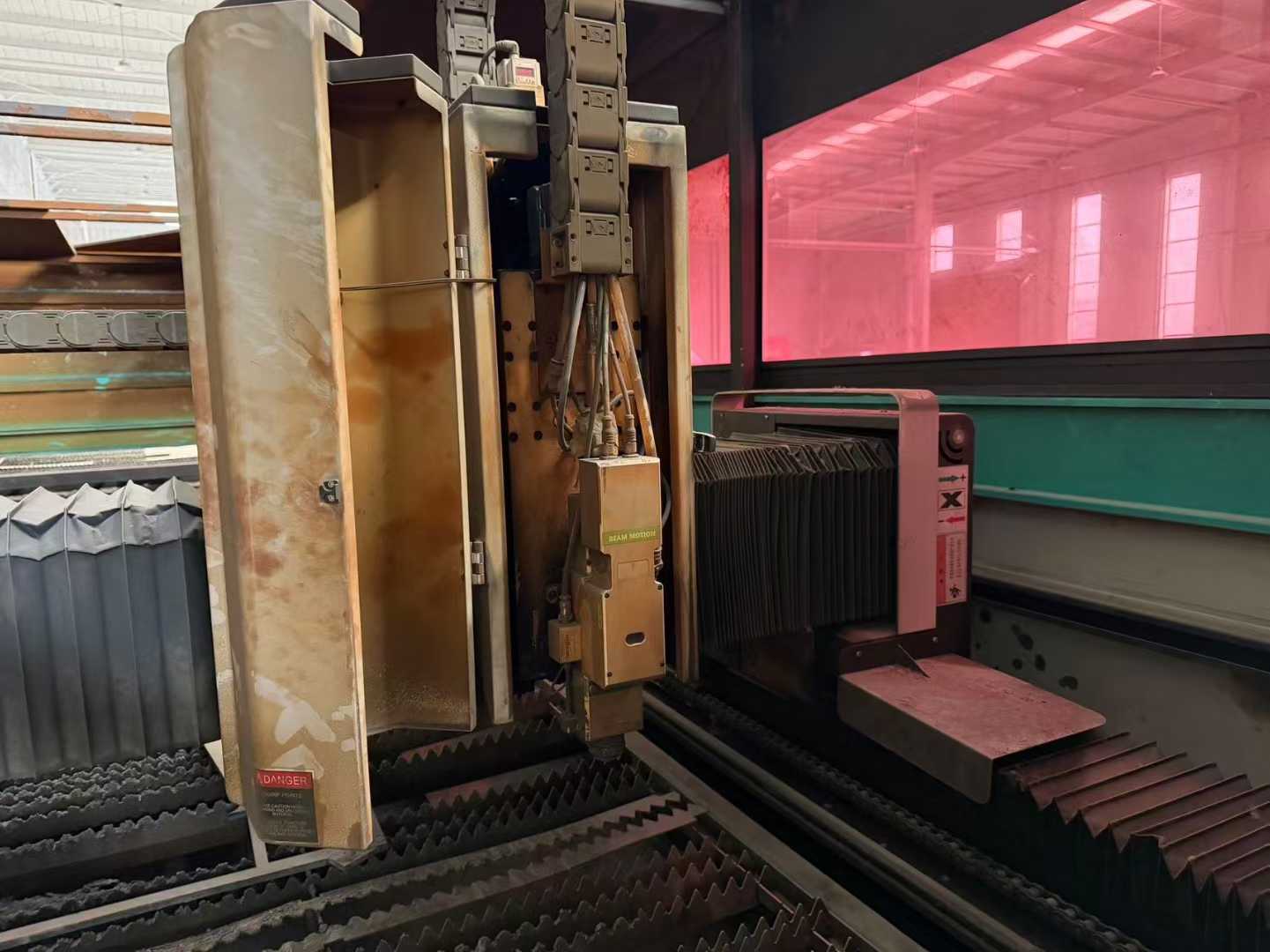 laser cutting machine