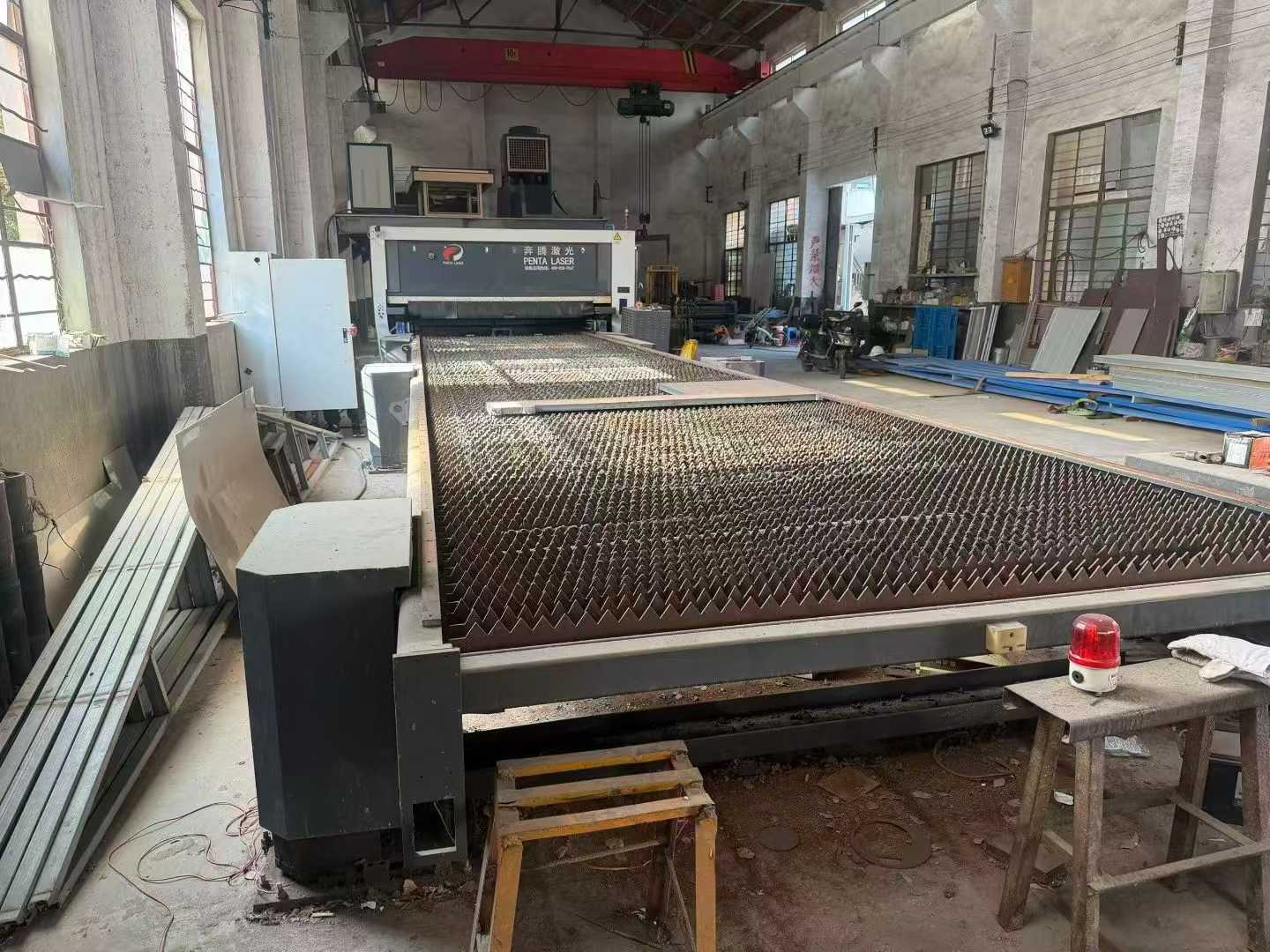 laser cutting machine