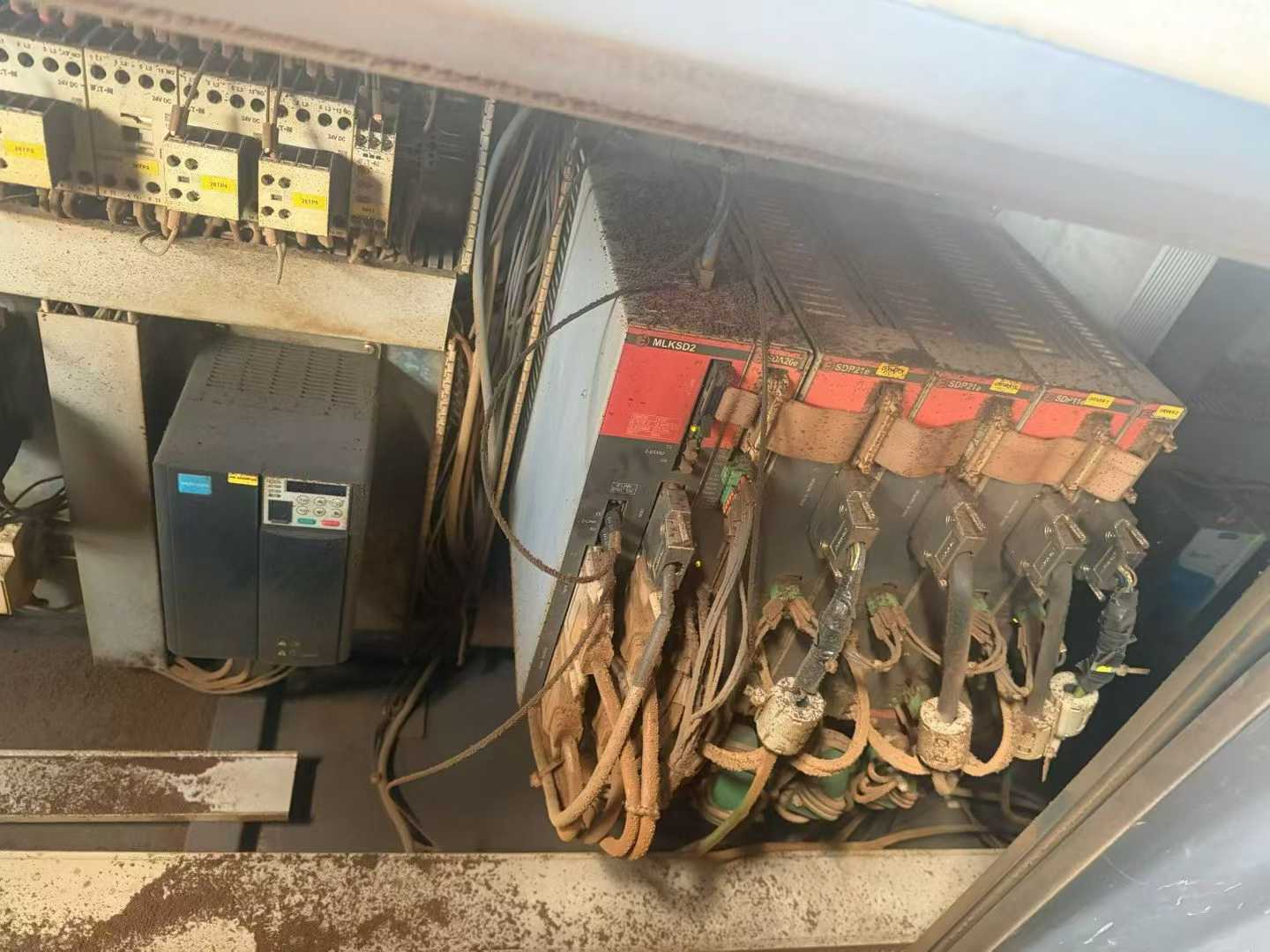 laser cutting machine