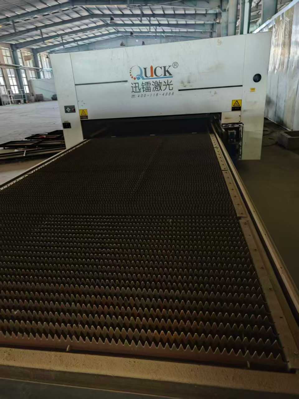 laser cutting machine