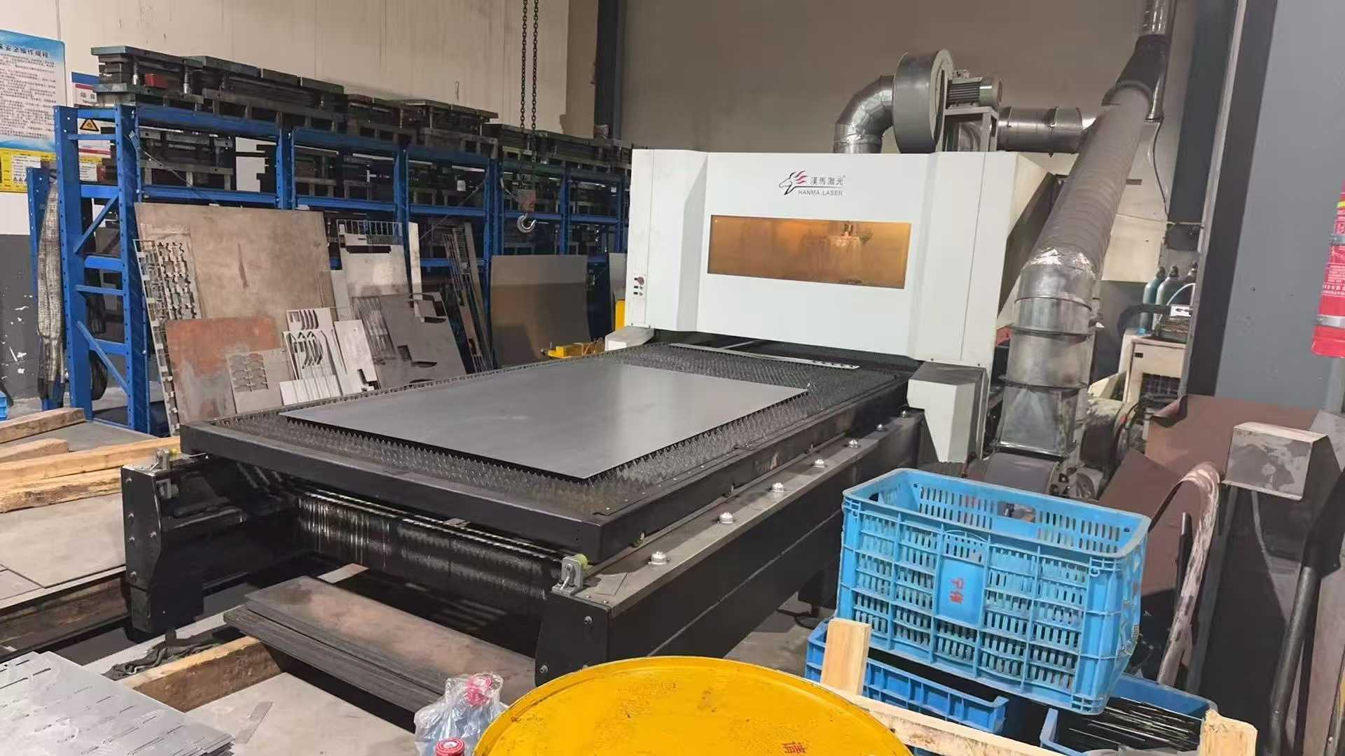 laser cutting machine