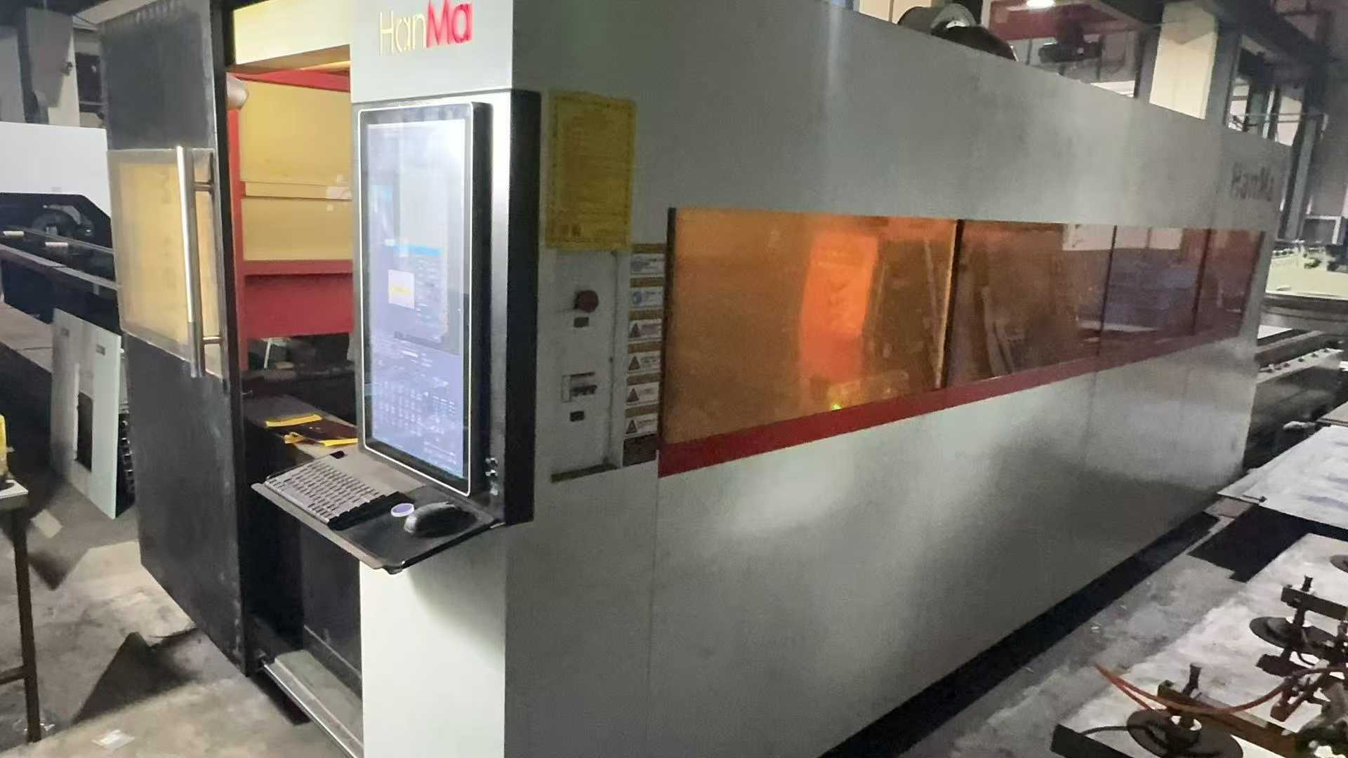 laser cutting machine