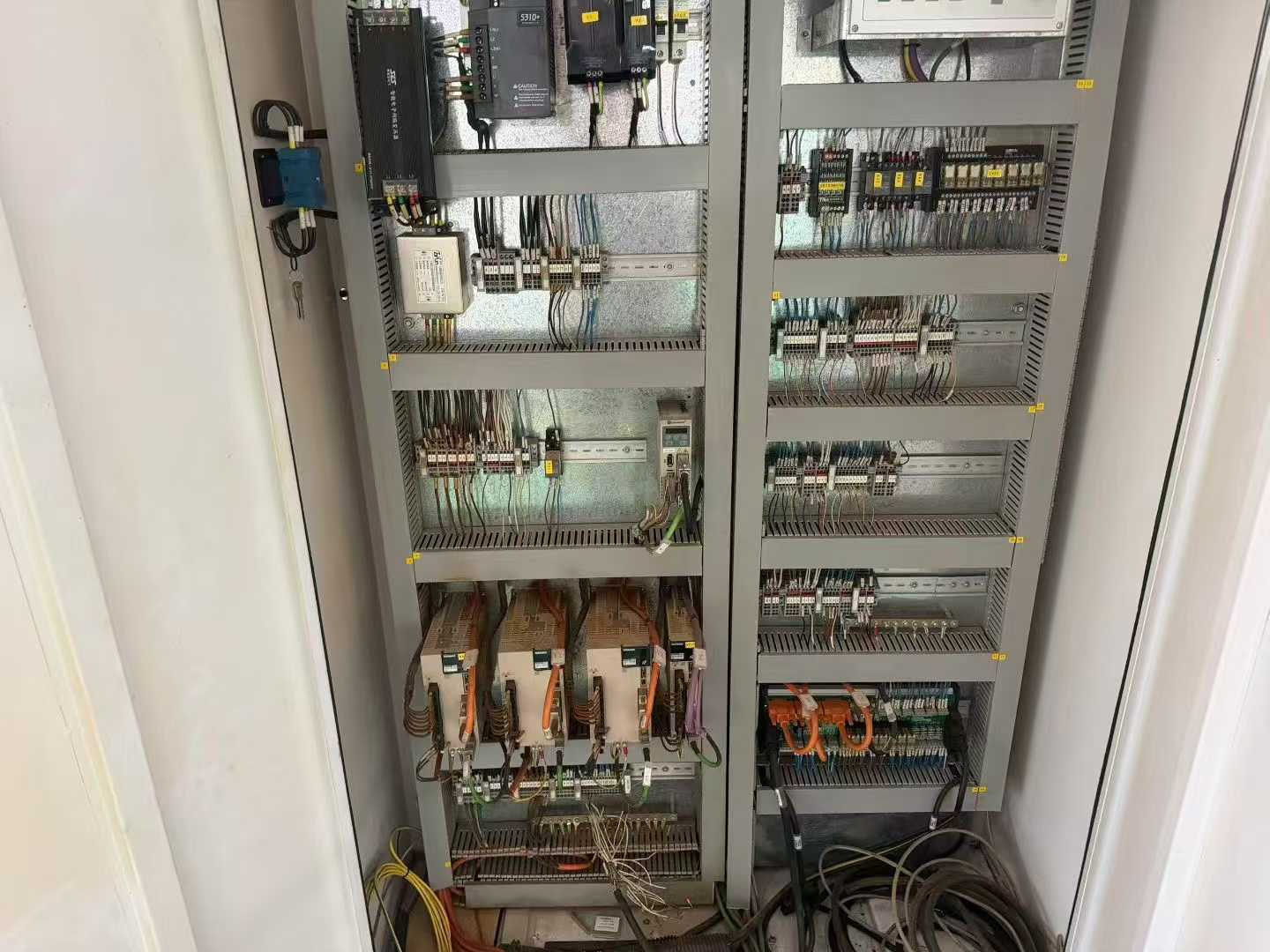 laser cutting machine