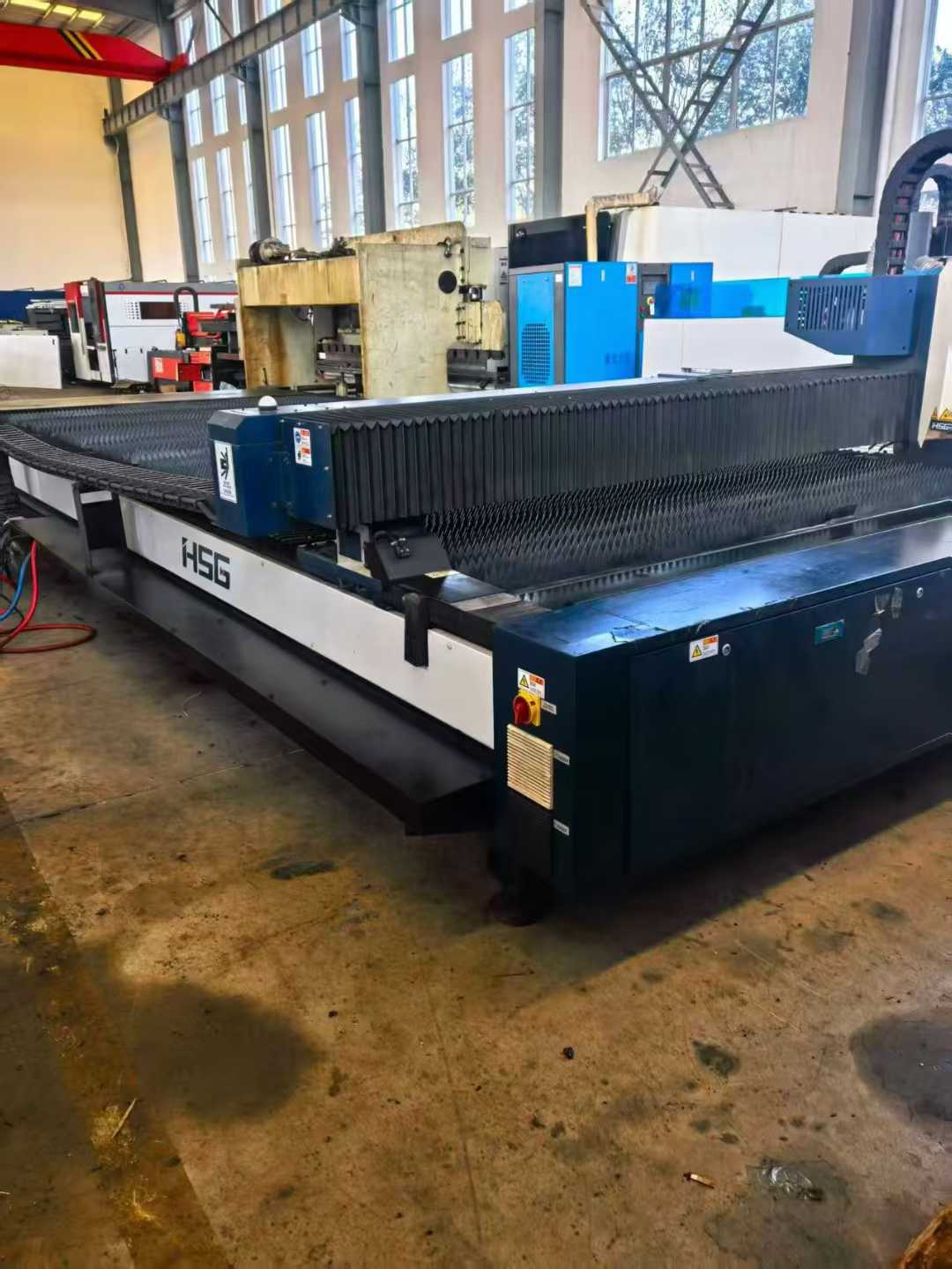 laser cutting machine