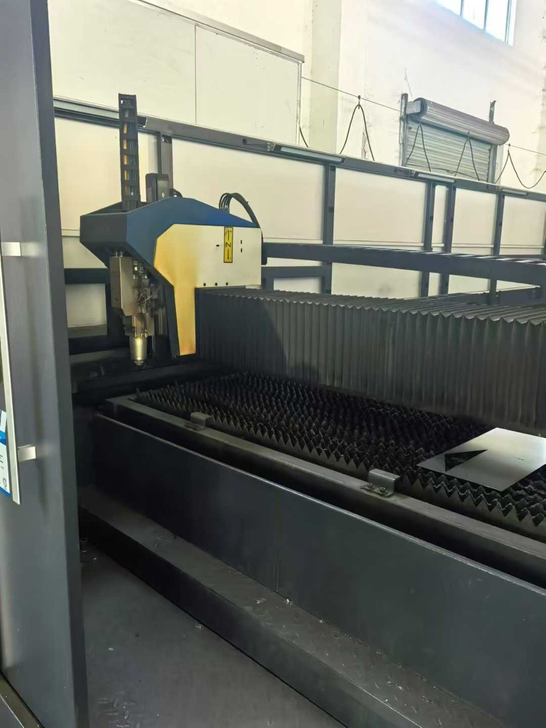 laser cutting machine