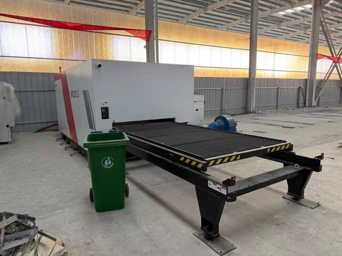 laser cutting machine