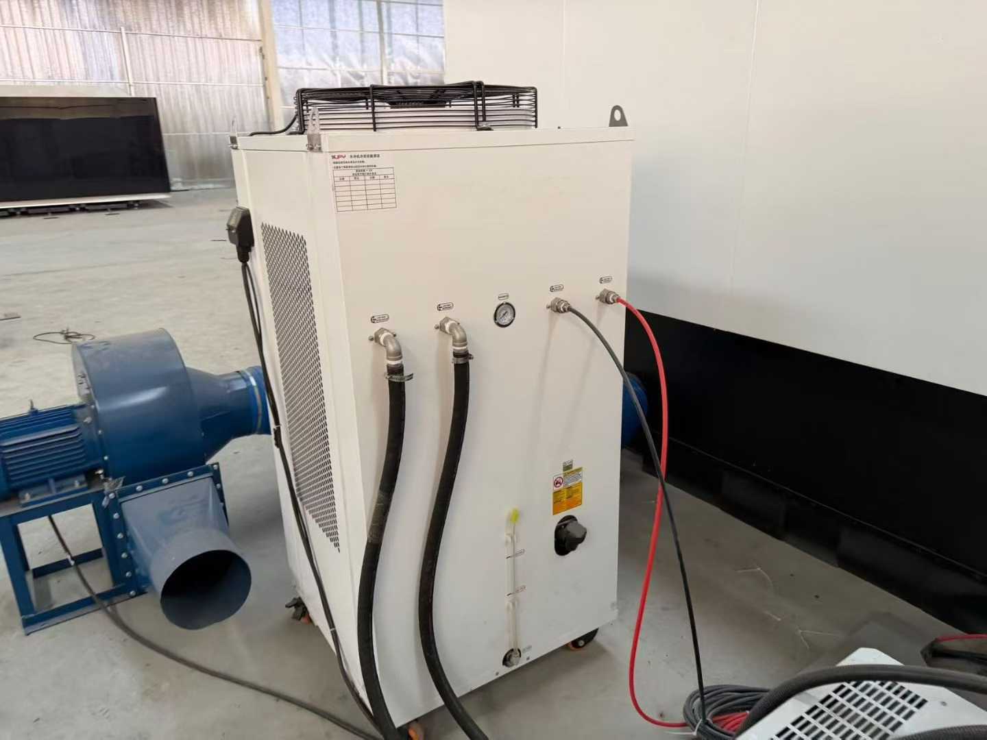 laser cutting machine