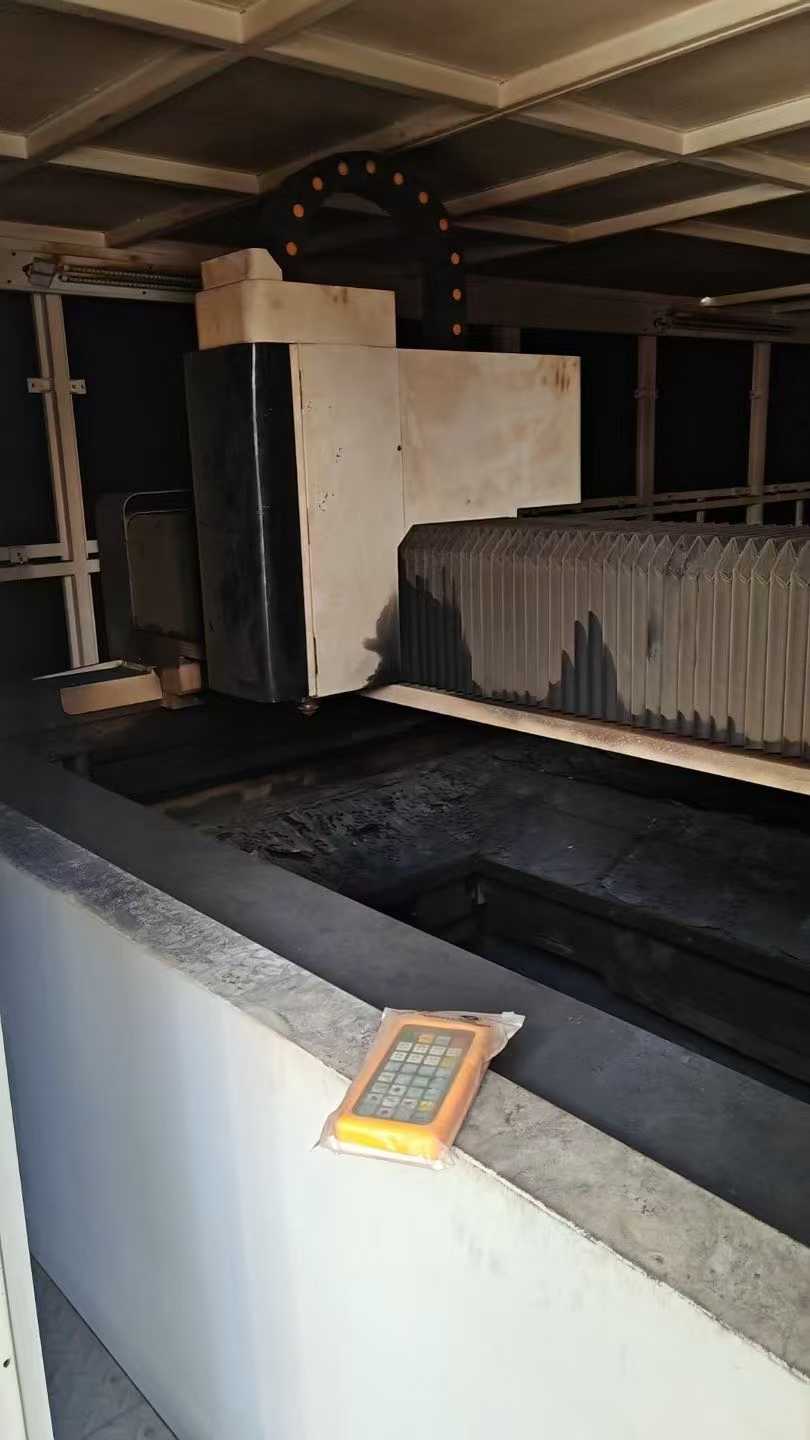 laser cutting machine