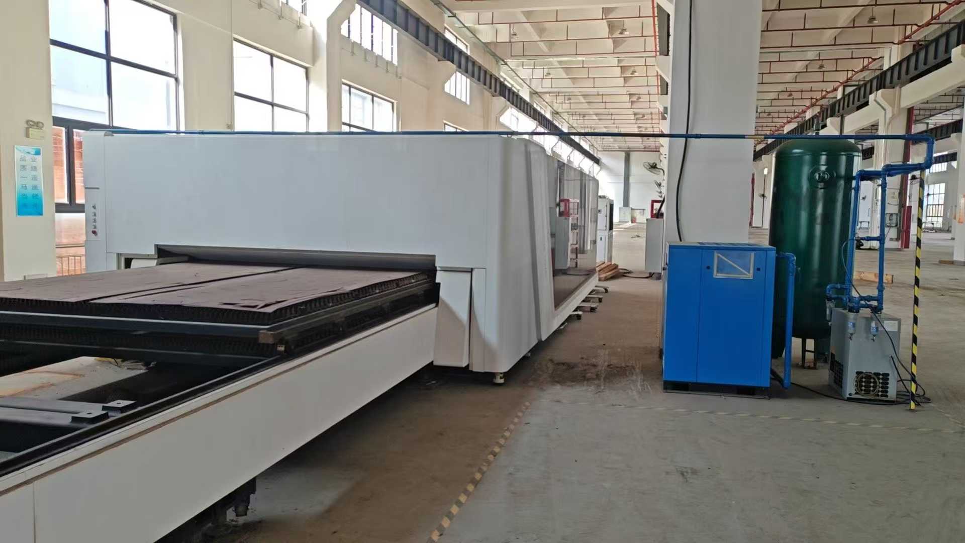 laser cutting machine