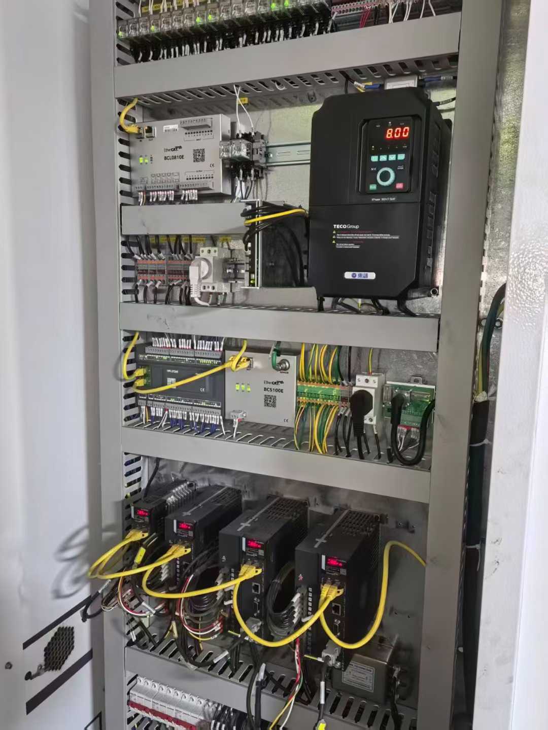 laser cutting machine