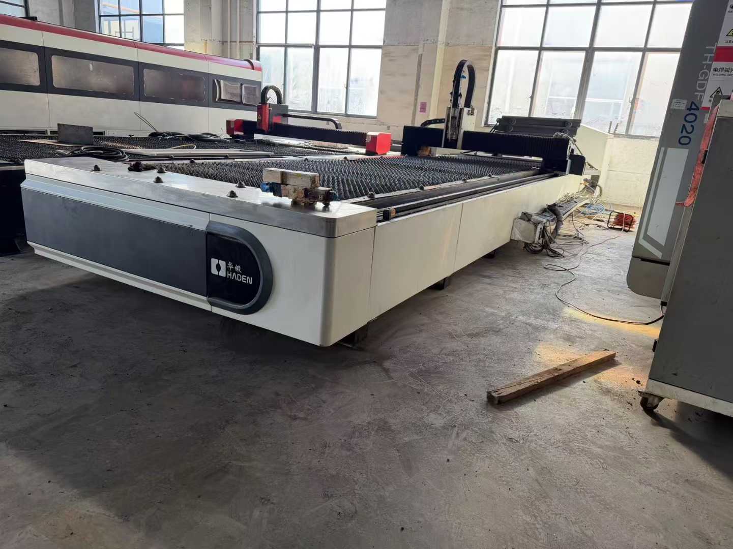 laser cutting machine