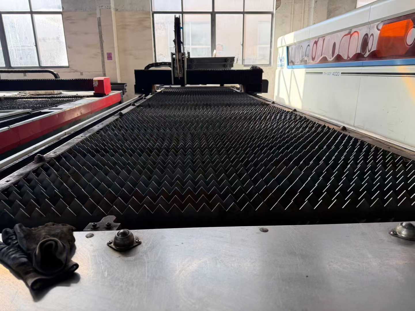 laser cutting machine