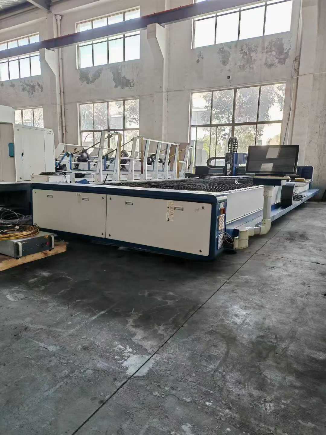 laser cutting machine