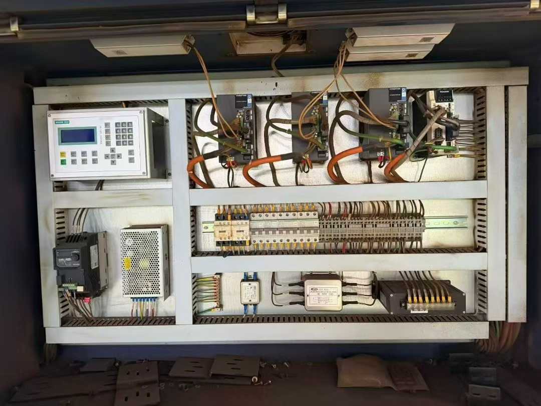 laser cutting machine