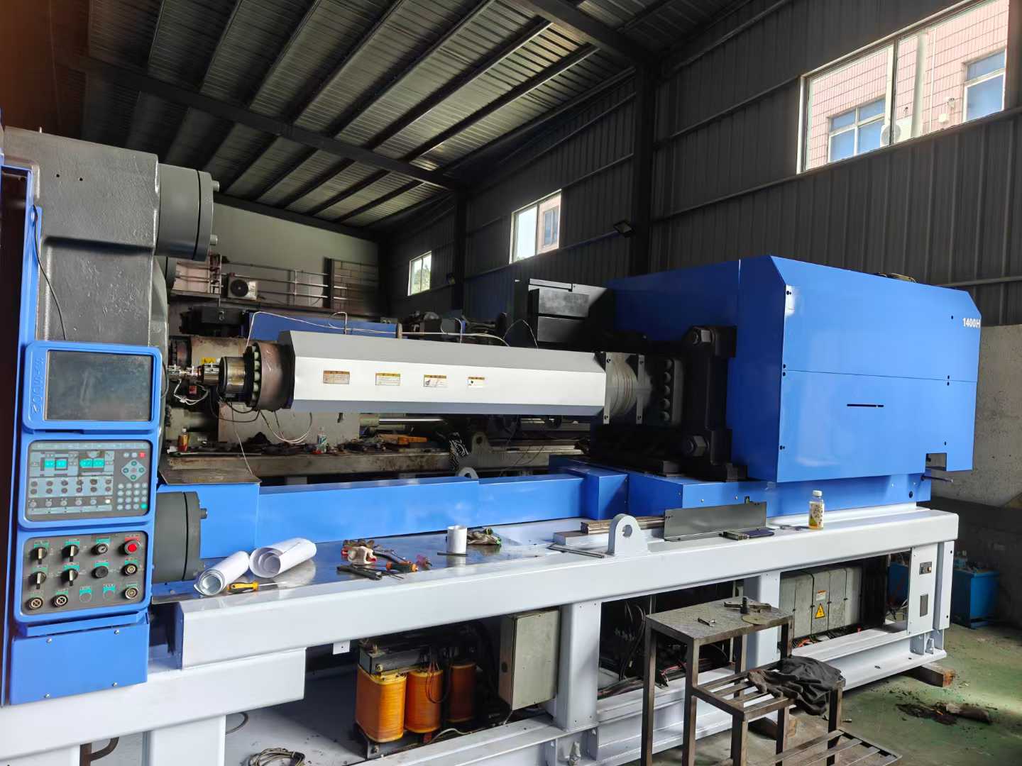 Injection molding machine.