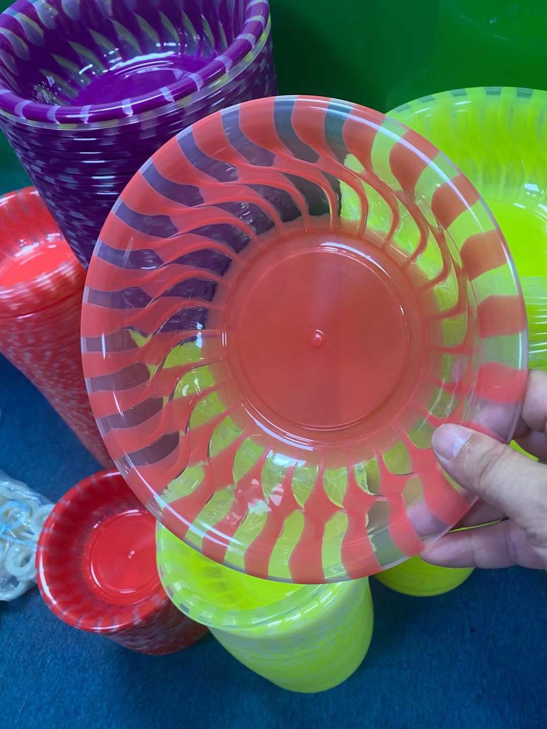 Mixed-color injection molding machine.