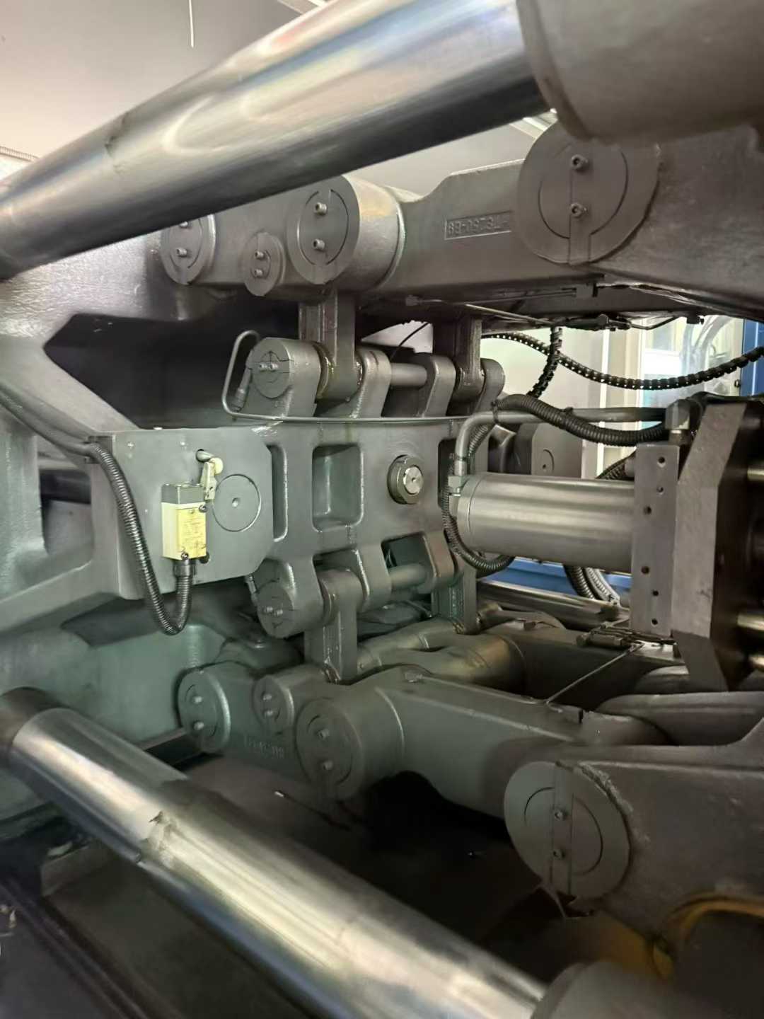 Injection molding machine.