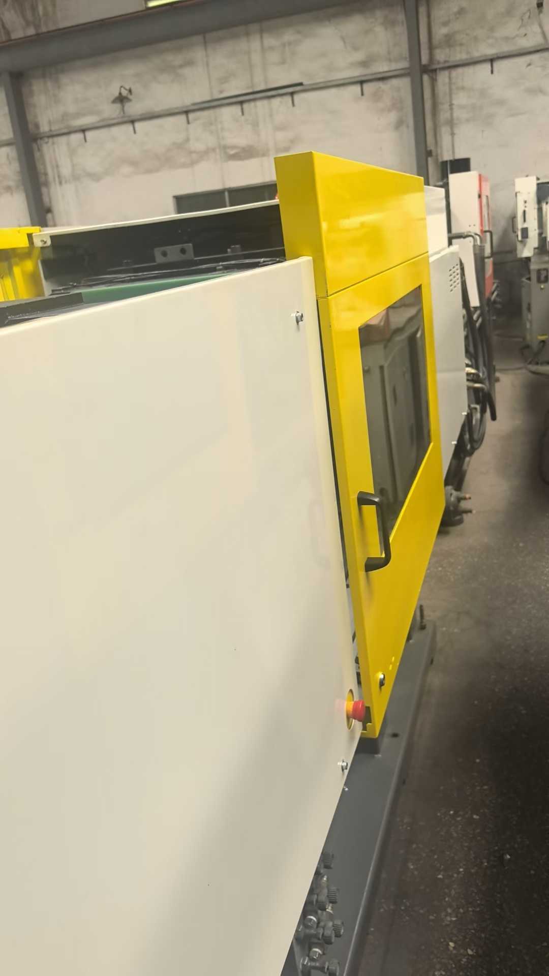 Injection molding machine.