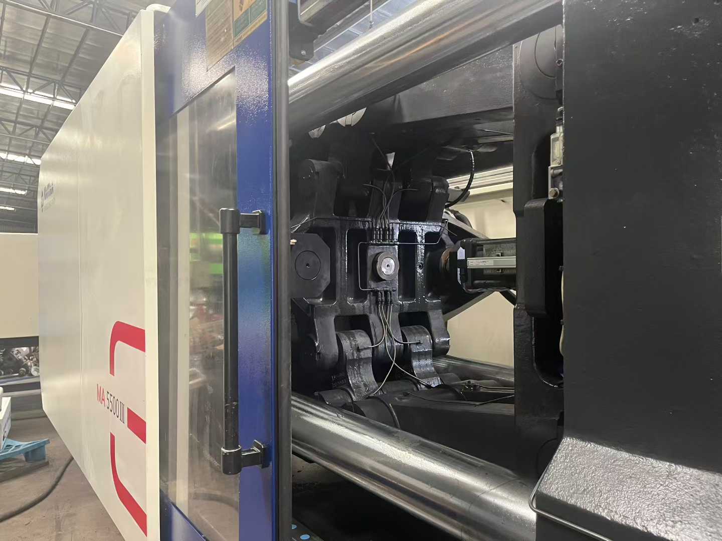 Injection molding machine.