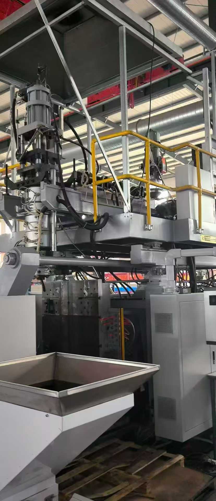 Blow molding machine.