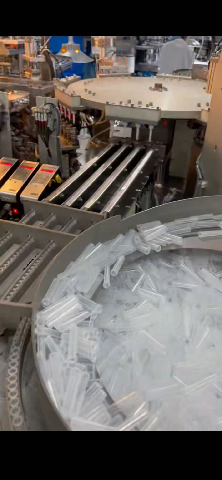 Six-piece infusion set equipment.