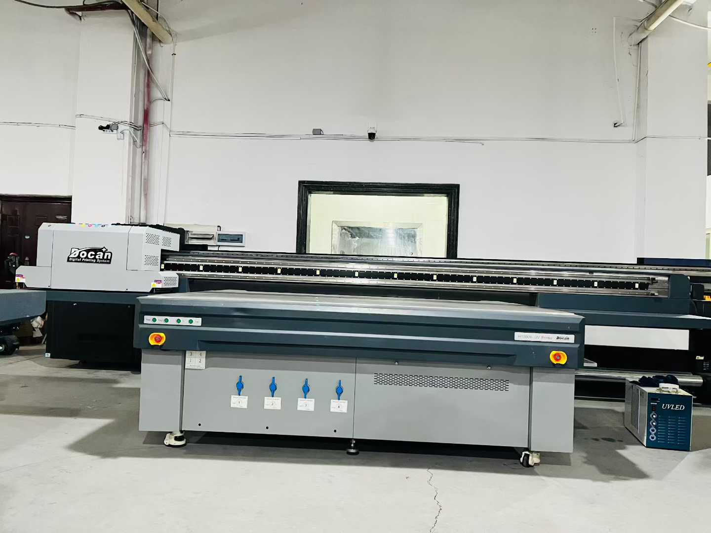 Advertising equipment