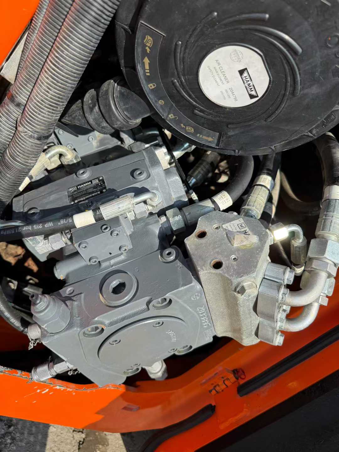 Double steel wheels.