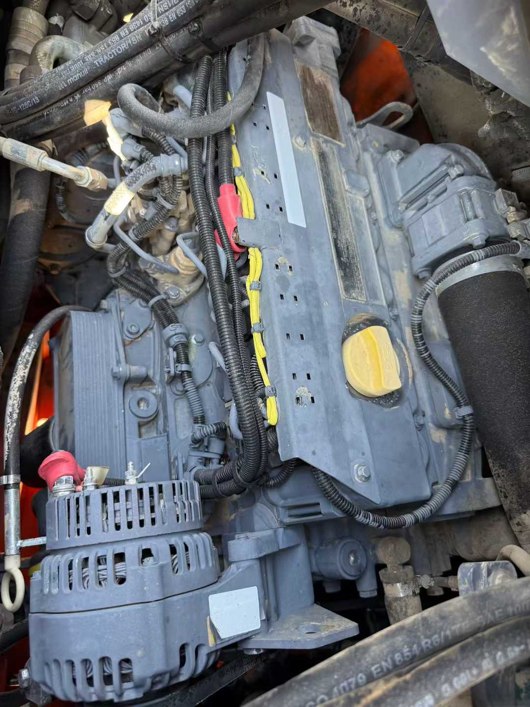 Double steel wheels.