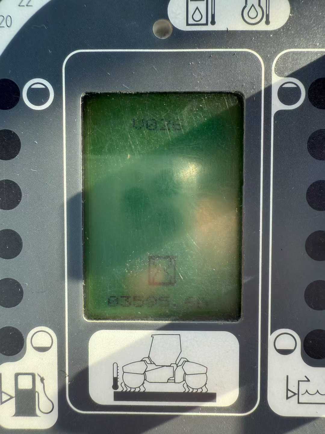 Double steel wheels.