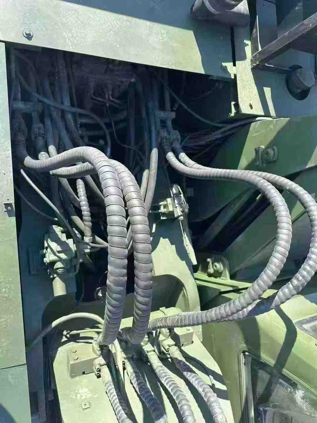 Compression machine.