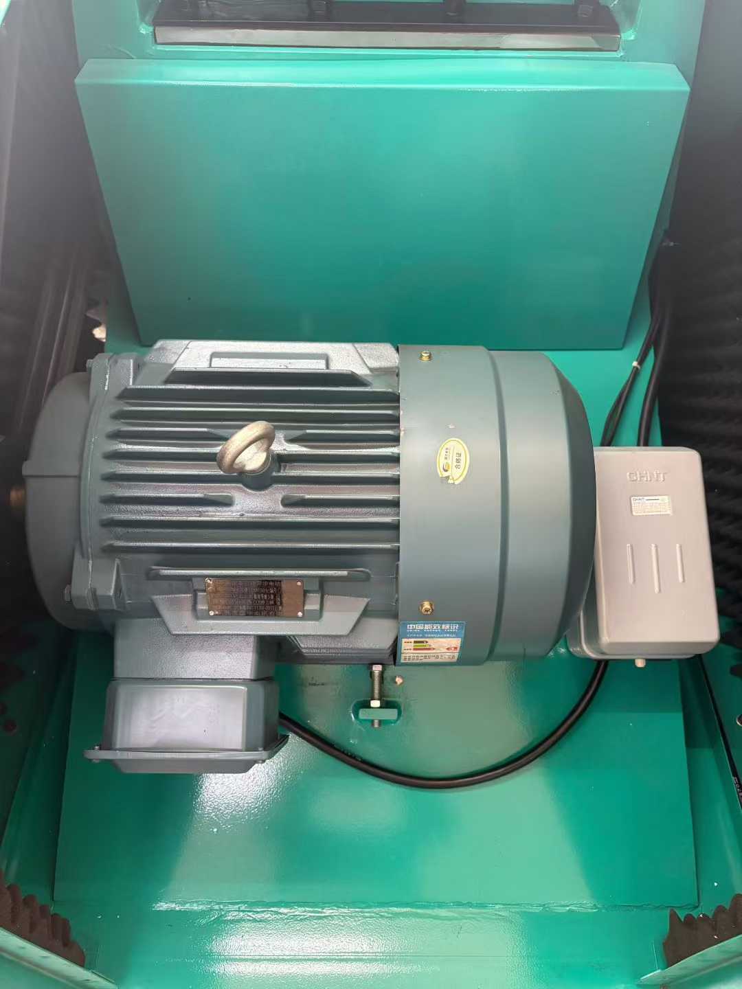 Model 500 High-Power Multi-Blade Silent Crusher