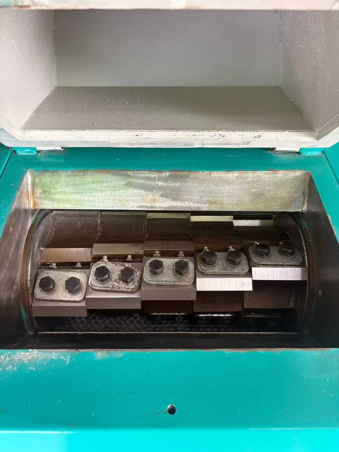 Model 500 High-Power Multi-Blade Silent Crusher